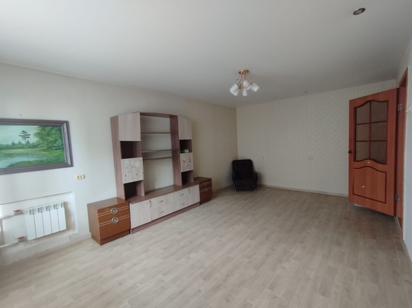
  Продается 3-комн. квартира, 61.3 м², Суворова ул, д. 10
. Фото 2.