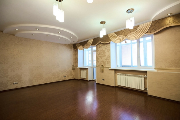 
  Продается 4-комн. квартира, 177 м², Водяная ул, д. 45
. Фото 2.