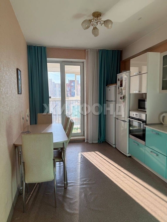 
  Продается 2-комн. квартира, 63.8 м², Челюскинцев ул, д. 2
. Фото 4.