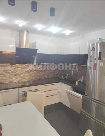 
  Продается 3-комн. квартира, 79.4 м², Киевская ул, д. 96
. Фото 3.
