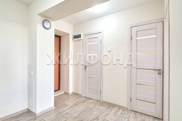 
  Продается 3-комн. квартира, 70.3 м², Клюева ул, д. 3
. Фото 8.