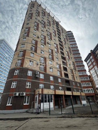 
  Продается 3-комн. квартира, 96.9 м², Большая Подгорная ул, д. 70
. Фото 1.