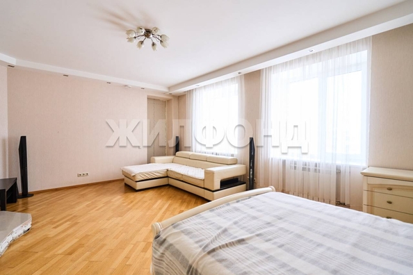 
  Продается 3-комн. квартира, 124 м², Дзержинского ул, д. 60
. Фото 5.