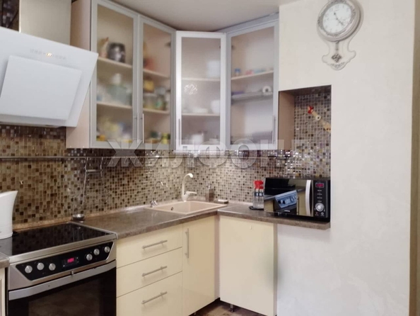 
  Продается 4-комн. квартира, 70.4 м², Сибирская ул, д. 102/3
. Фото 11.