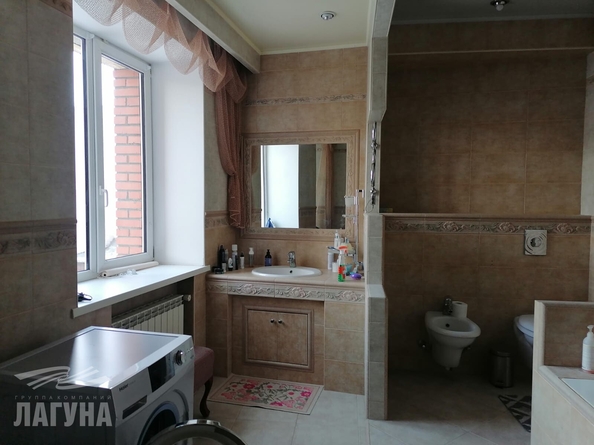
  Сдается 3-комн. квартира 131.9 м². Фото 1.