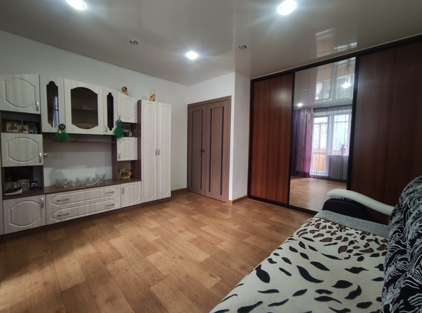 
  Продам 3-комн. квартиру 65.8 м². Фото 1.