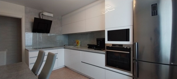 
  Продается 2-комн. квартира 51 м², в ЖК Ласточка, дом 1. Фото 2.