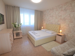 Снять однокомнатную квартиру Алексеева ул, 52  м², 2000 рублей
