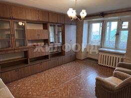 Продается 4-комнатная квартира Космонавтов ул, 74 м², 6200000 рублей