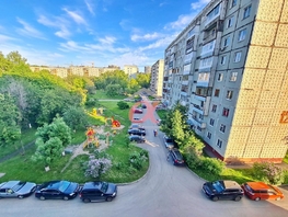 Продается 3-комнатная квартира Строителей б-р, 64  м², 5740000 рублей