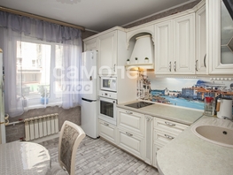 Продается 3-комнатная квартира Молодежный пр-кт, 69.6 м², 6650000 рублей