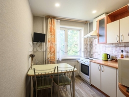 Продается 4-комнатная квартира Ленинградская ул, 59.8  м², 6000000 рублей
