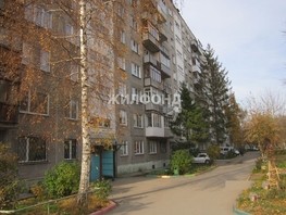 Продается 4-комнатная квартира Учительская ул, 70  м², 7600000 рублей