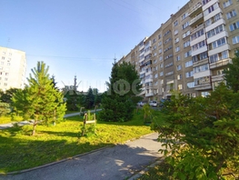 Продается 4-комнатная квартира Бориса Богаткова ул, 70 м², 7200000 рублей