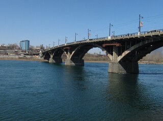 В Иркутске проводят диагностику самого старого моста