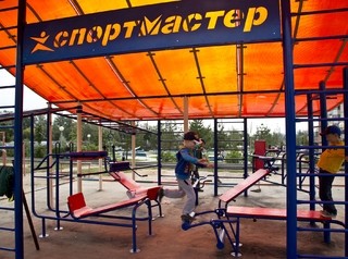 10 новых спортплощадок установят летом при школах Омска 