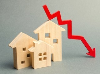 Количество выданных ипотечных кредитов снижается