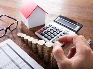 Как уменьшить налог при продаже квартиры, купленной на материнский капитал?