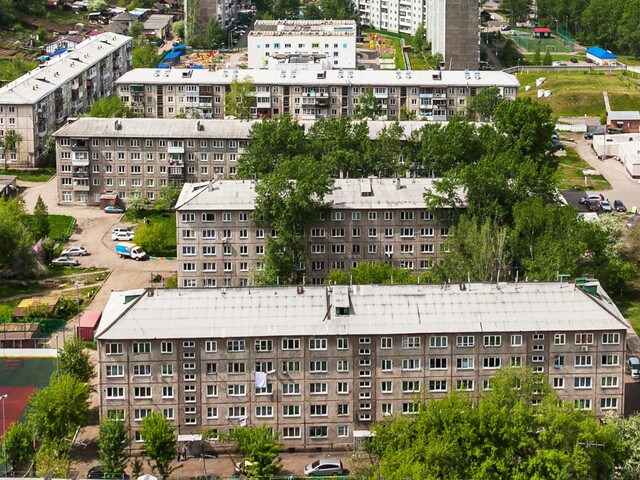 Эксперты прогнозируют падение цен на «гостинки», секционки и комнаты в общежитиях