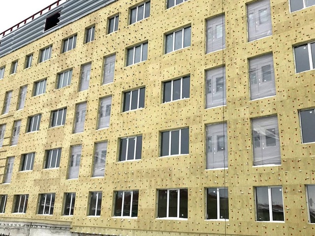 В новой инфекционной больнице Новокузнецка на днях запустят отопление и начнут внутреннюю отделку