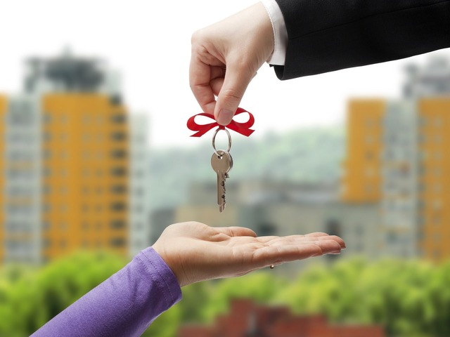 Правила уплаты налога при продаже подаренной квартиры изменились