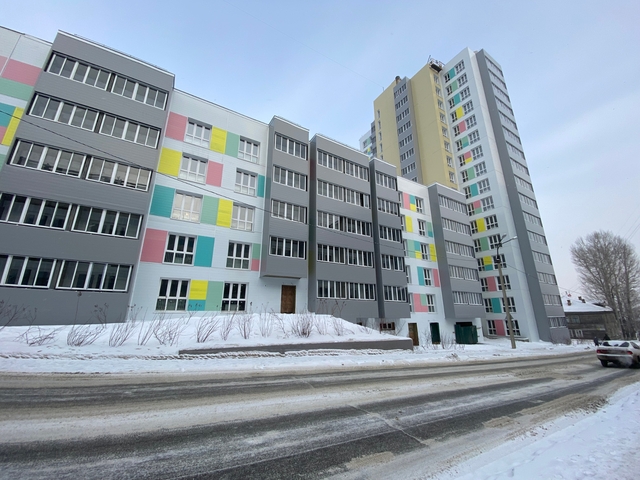 В микрорайоне «Радужный» ввели ещё одну блок-секцию