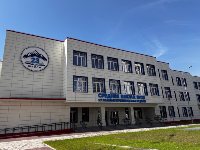 В микрорайоне Тихие зори новая школа готовится к приёму 1300 учеников